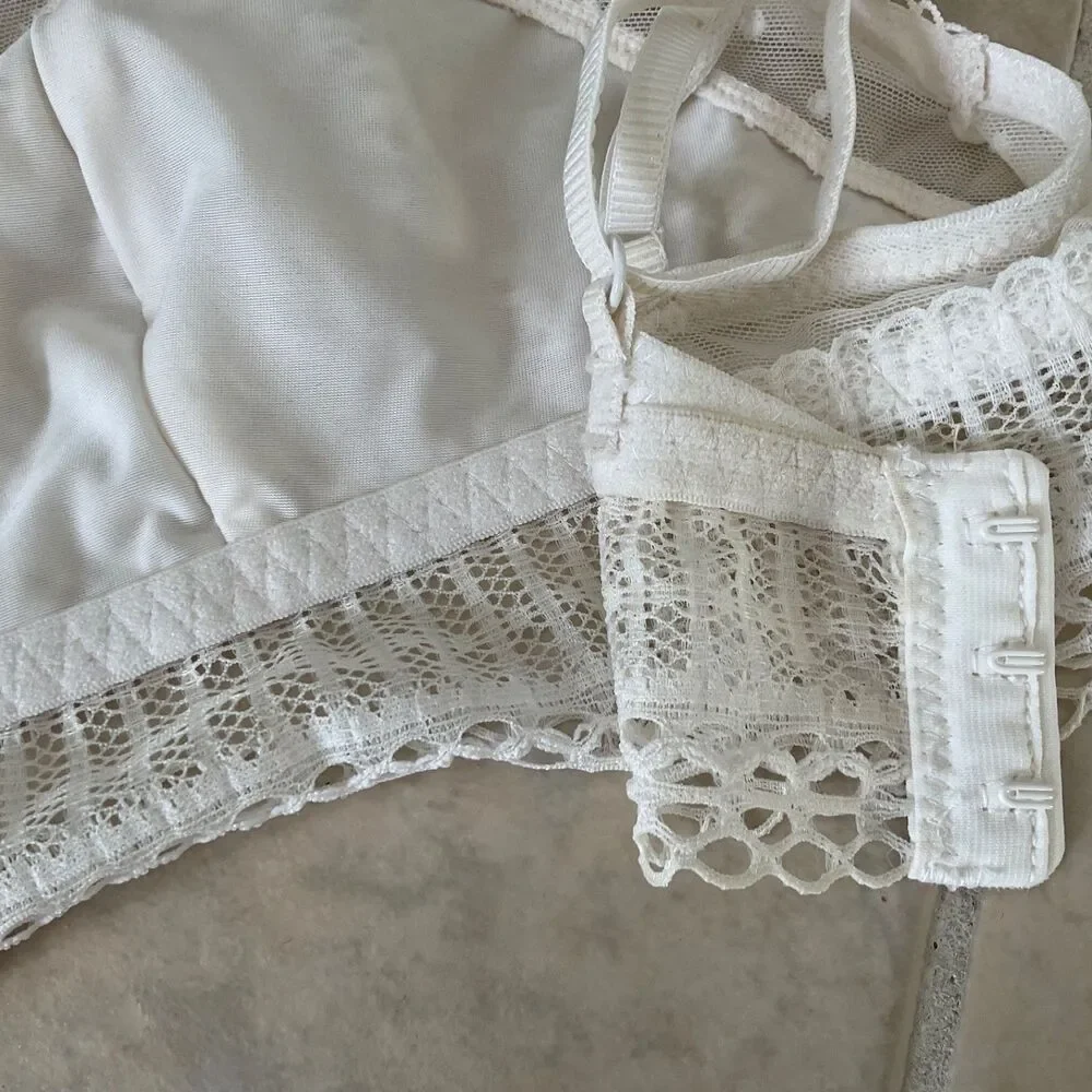 Victoria's Secret White Lace Swiss Dot Mesh Bralette Bra sz M No Wire No Padding
